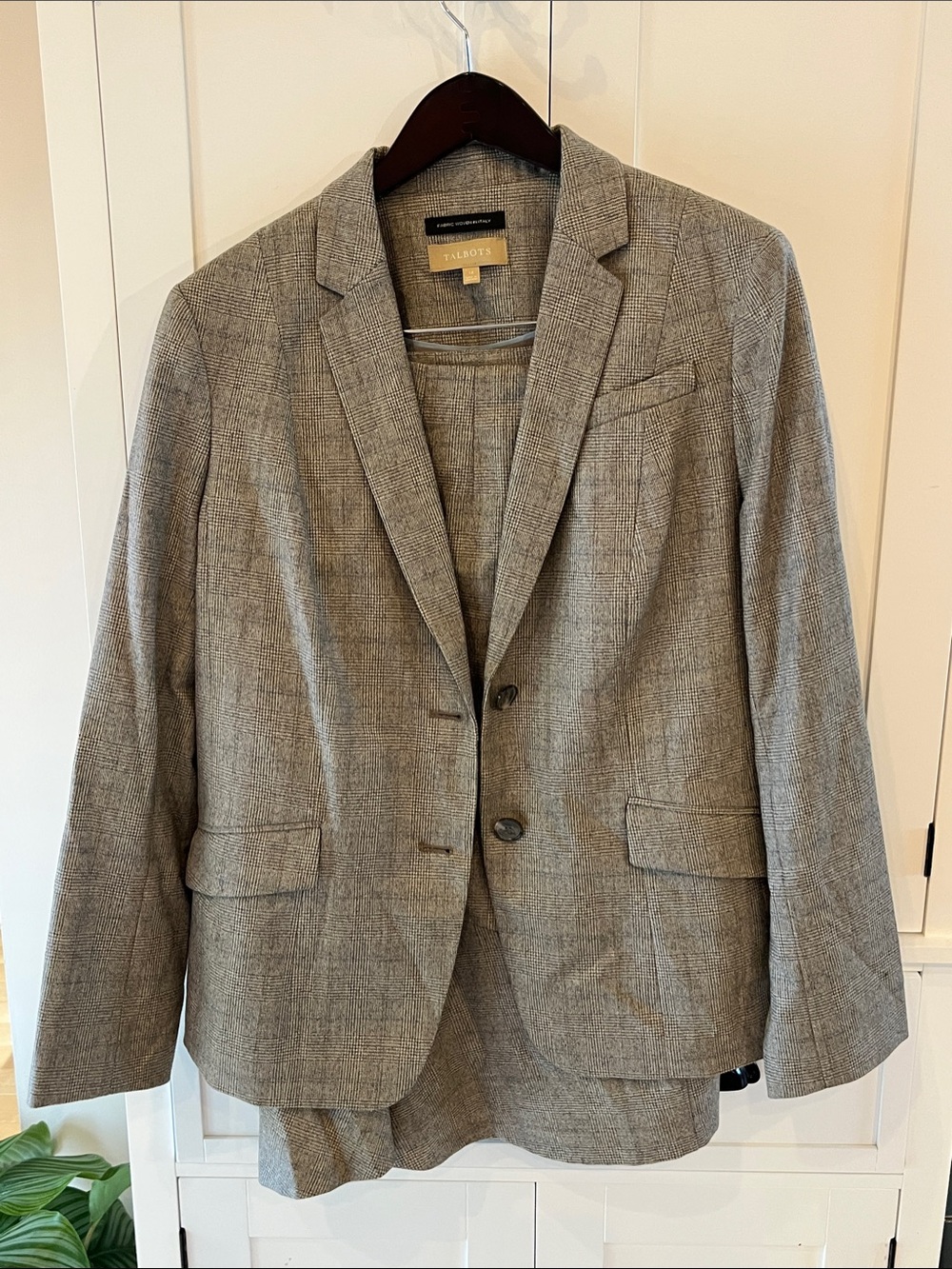 Talbots Women's Size 14 sport coat, size 12 skirt. 98% wool